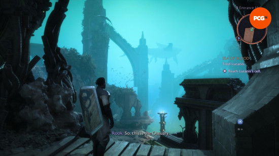 Κριτική Dragon Age The Veilguard: Ένας άντρας, που φαίνεται από πίσω, κοιτάζει ένα κάστρο βυθισμένο στο νερό, από το Dragon Age: The Veilguard.